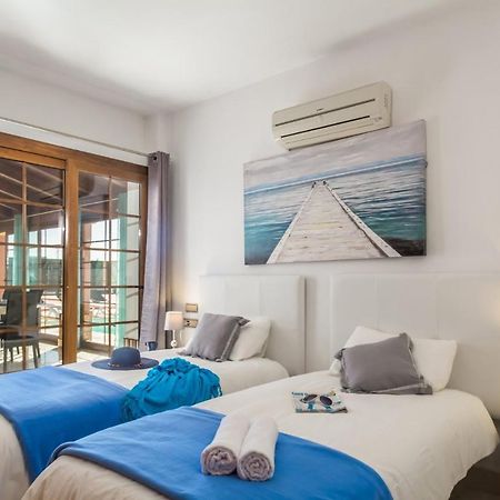 Villa Simona By Villa Plus คอร์ราเลโฮ ภายนอก รูปภาพ
