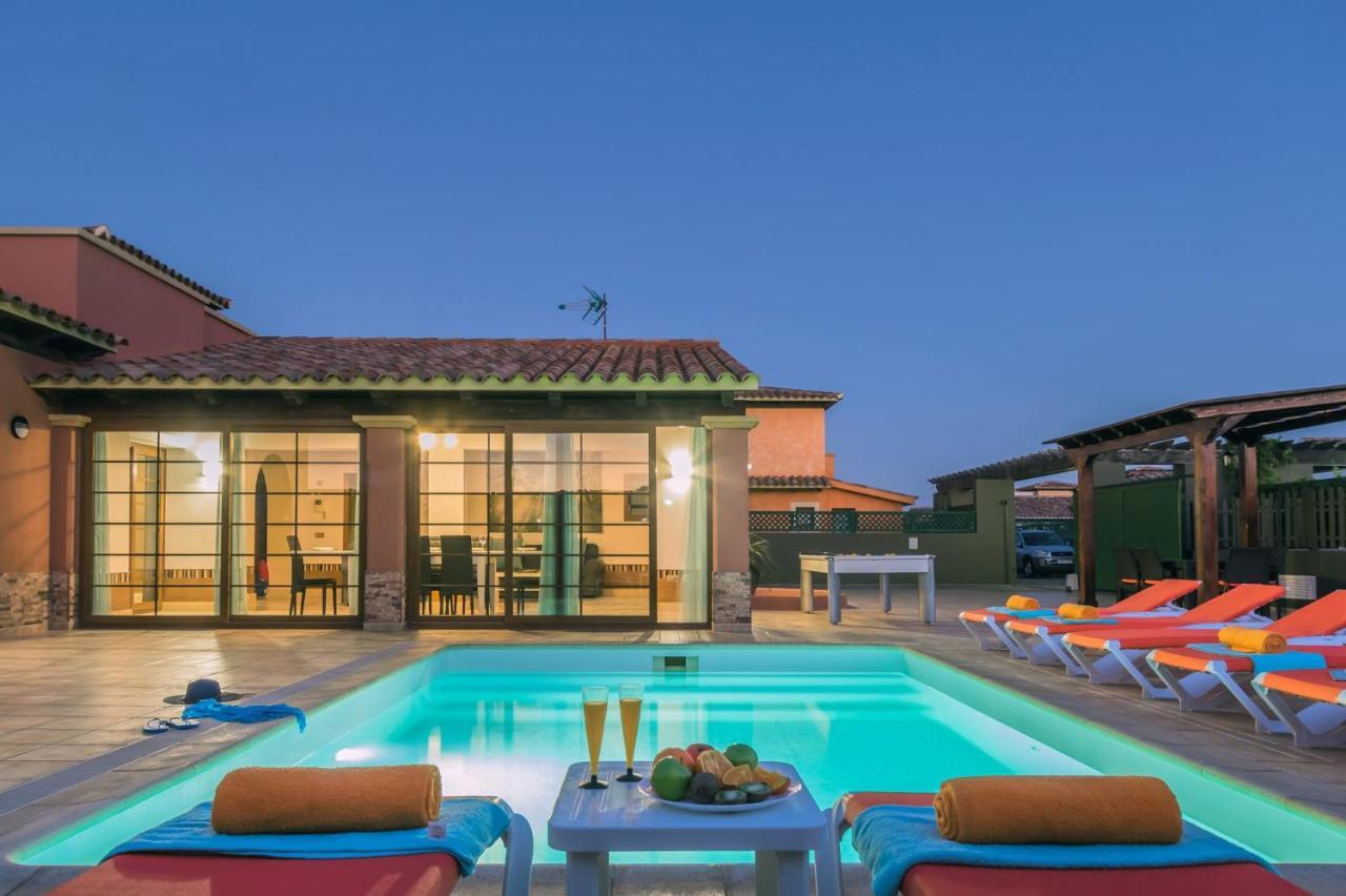 Villa Simona By Villa Plus คอร์ราเลโฮ ภายนอก รูปภาพ